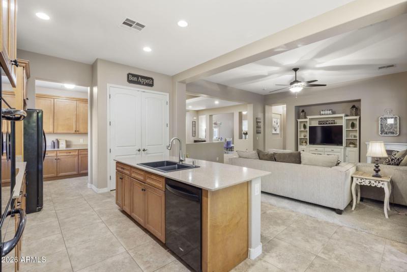 15-web-or-mls-3831-e-weather-vane-rd