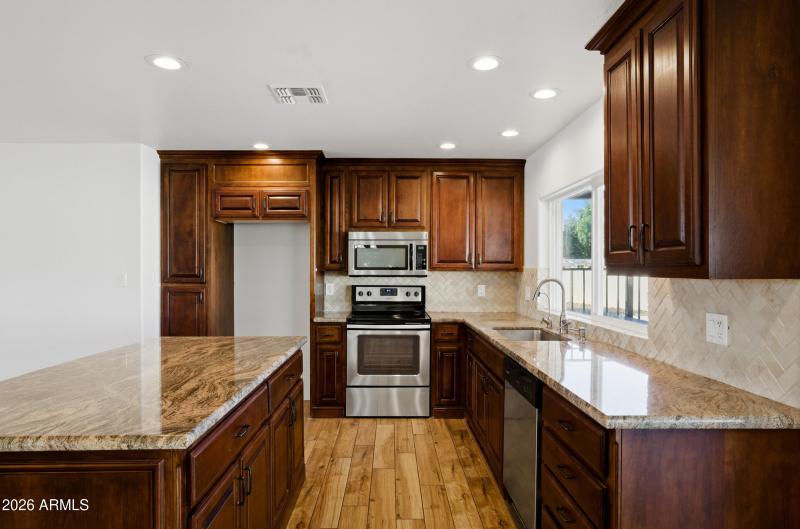 17036 n 38th ave, glendale, az 85308-6