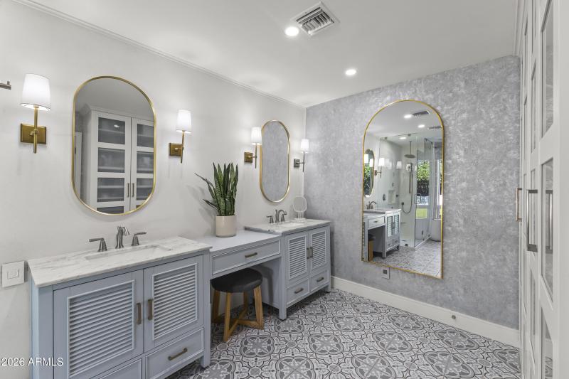 Primary Suite Bathroom