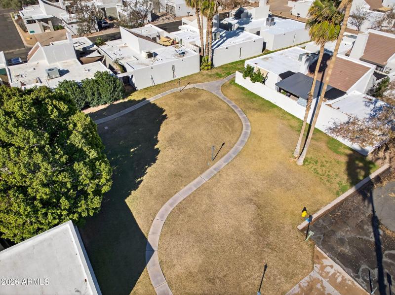 77-web-or-mls-06- E Embassy St