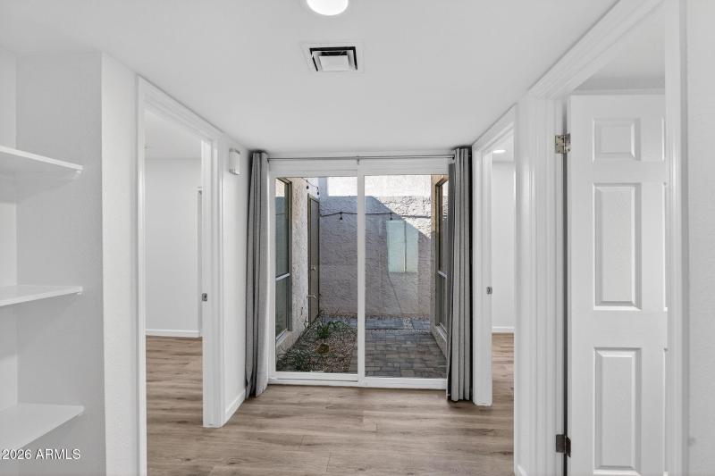 27-web-or-mls-52- E Embassy St