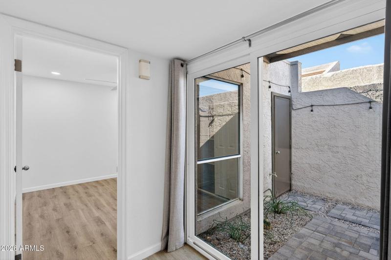 28-web-or-mls-53- E Embassy St