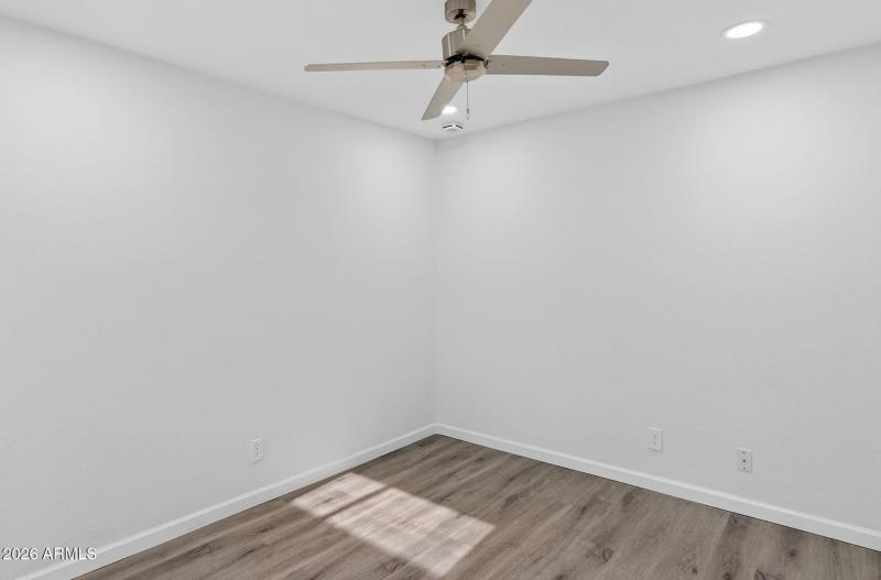 31-web-or-mls-56- E Embassy St