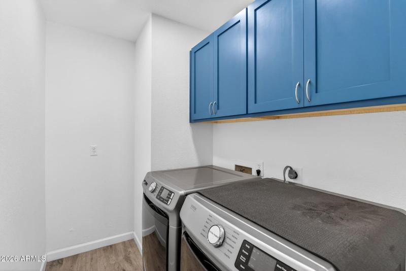 34-web-or-mls-40- E Embassy St