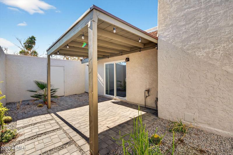 38-web-or-mls-65- E Embassy St