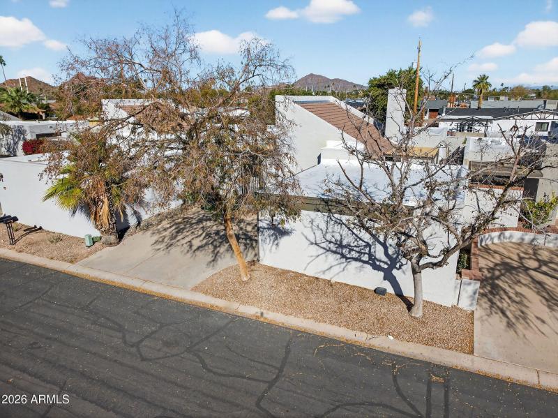 52-web-or-mls-14- E Embassy St