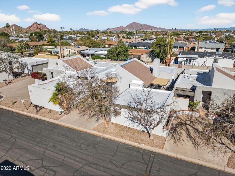 53-web-or-mls-15- E Embassy St