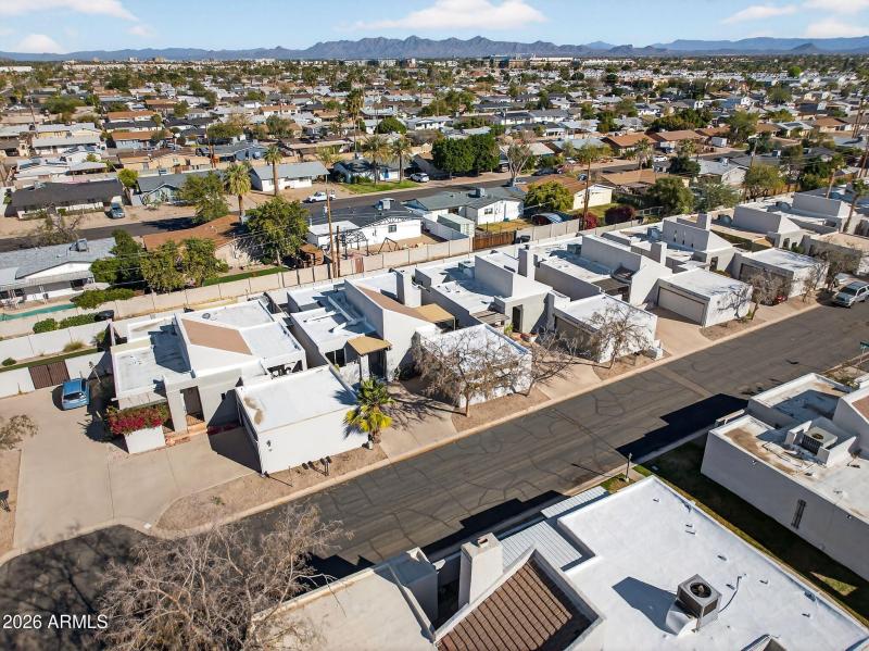 56-web-or-mls-18- E Embassy St