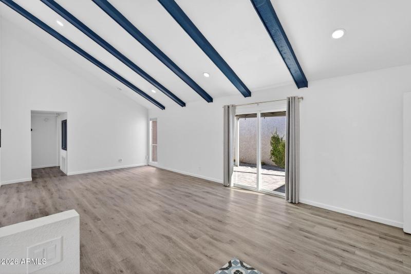 5-web-or-mls-29- E Embassy St