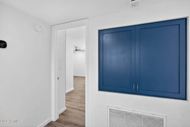 15-web-or-mls-41- E Embassy St