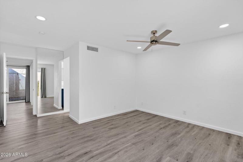 16-web-or-mls-44- E Embassy St