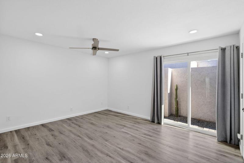 18-web-or-mls-43- E Embassy St