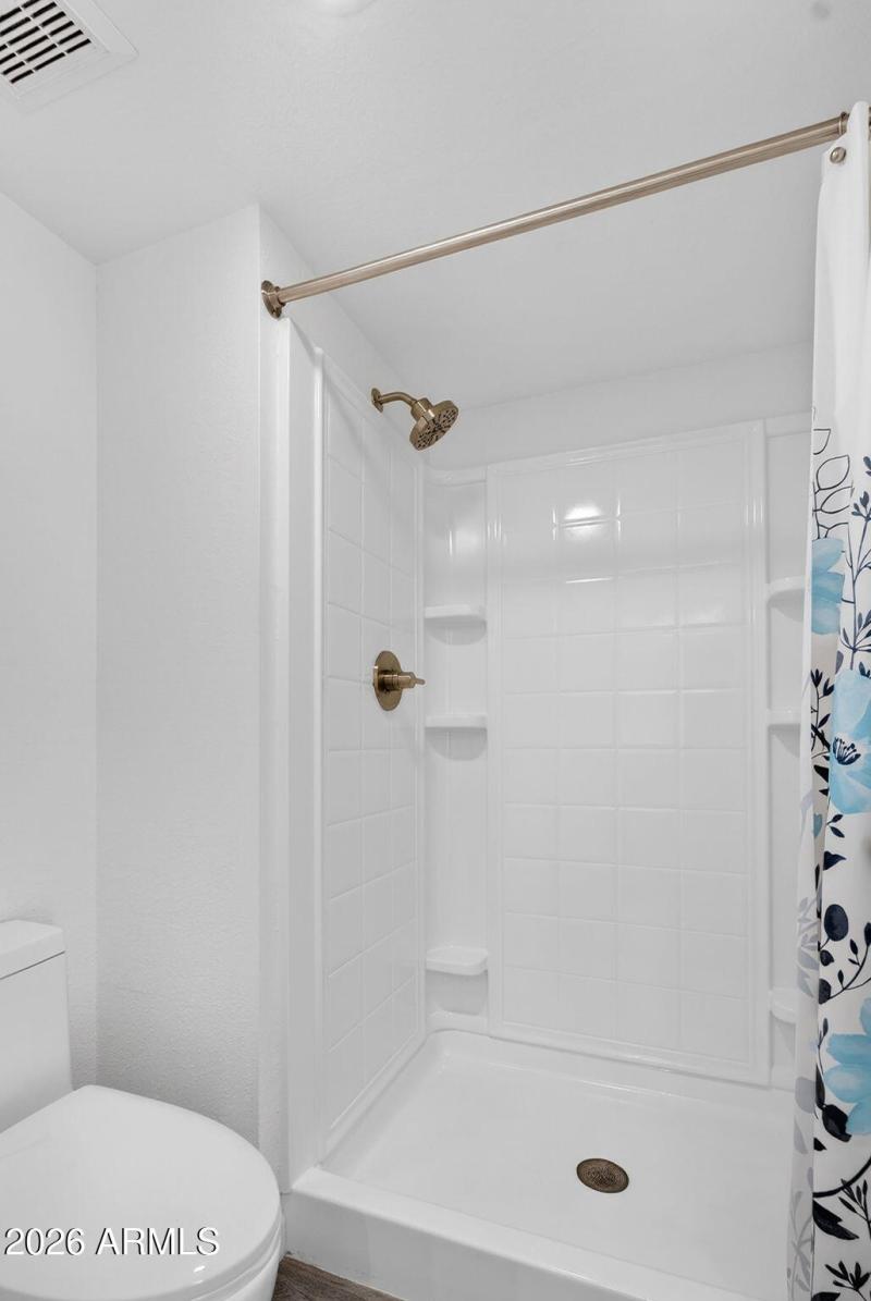 23-web-or-mls-51- E Embassy St