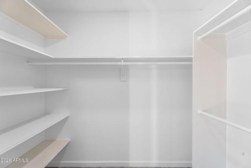 24-web-or-mls-47- E Embassy St