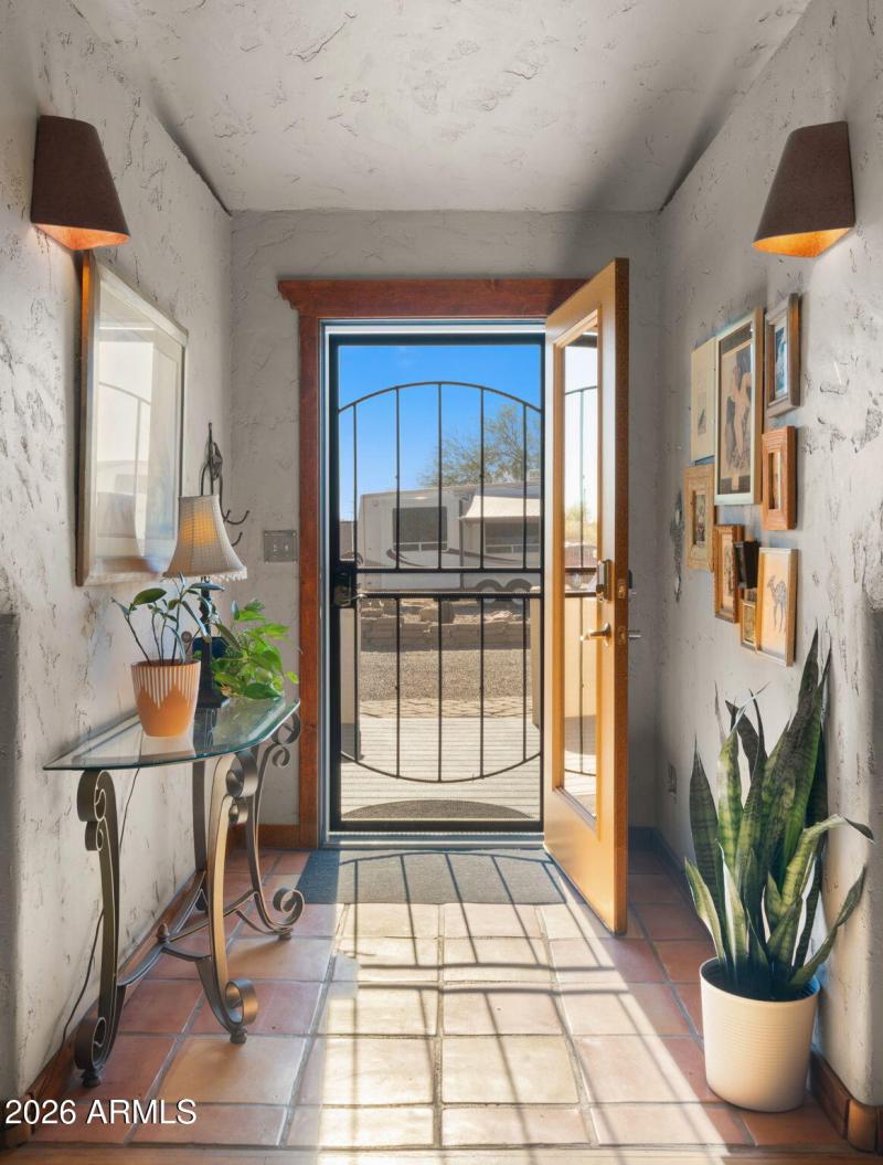 12-web-or-mls-Foyer