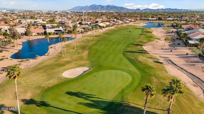 11th Green & Mountain Views