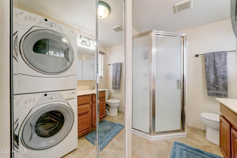 Mirrored closet doors_high end laundry a