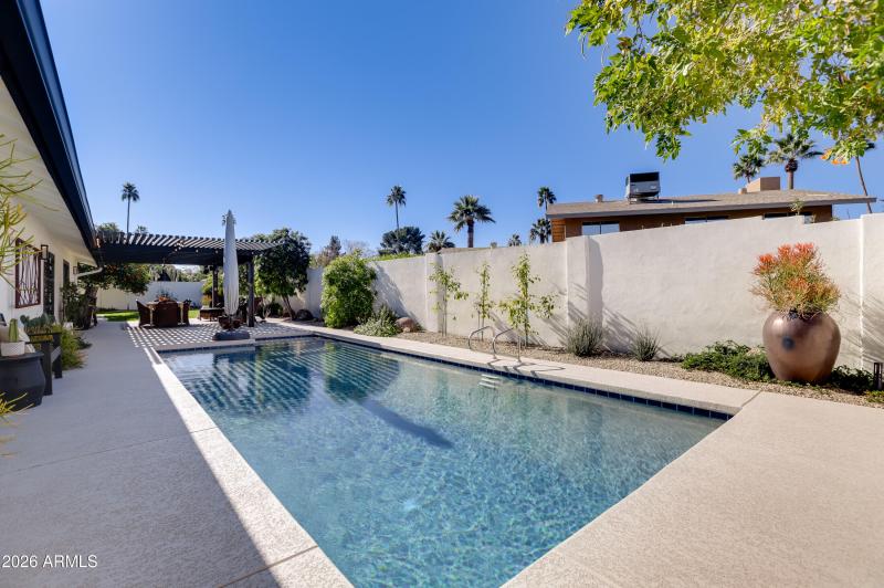 052 - 52 Exterior Rear