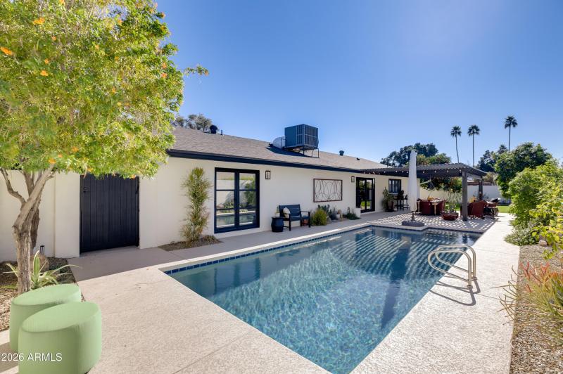 053 - 53 Exterior Rear