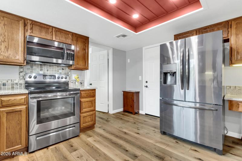 909 S 78th St-16_(2048)