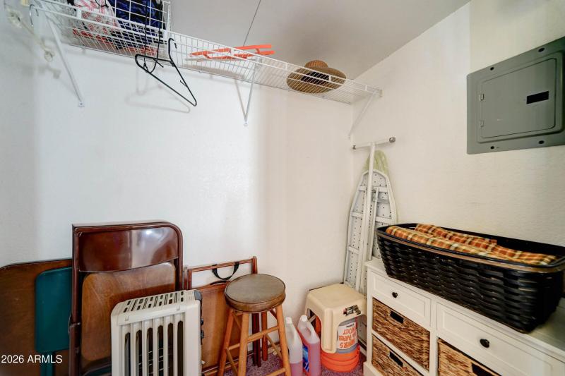 Large closet in AZ room