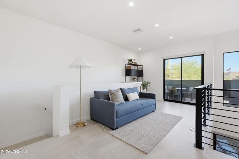 014_Upstairs Landing Flex Space