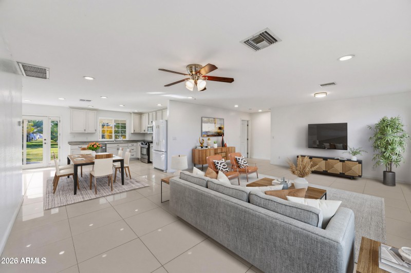 13839 E Morgan Dr-living