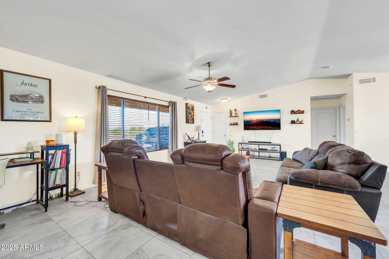 8912 N Johnson Rd-9
