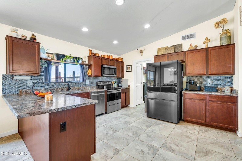 8912 N Johnson Rd-12