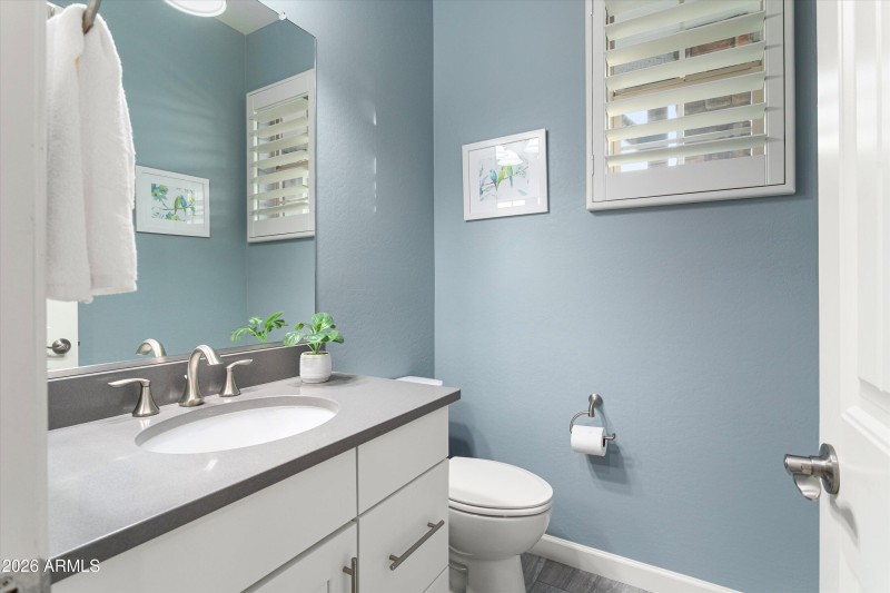 Powder Room/Bathroom 3