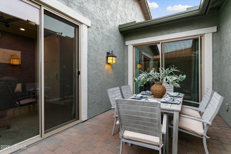 Side Patio/Courtyard