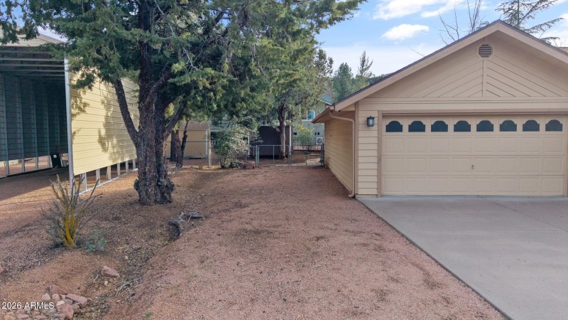 603 E Amarillo Cir front E side