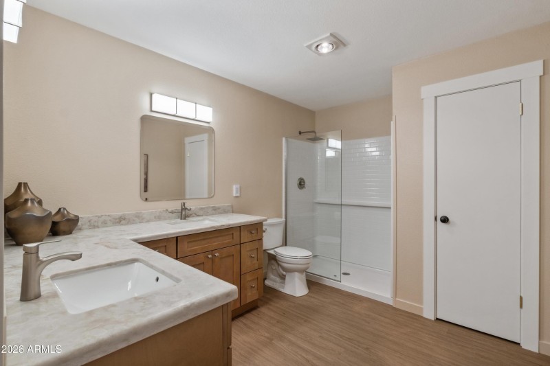 603 E Amarillo Cir Main bath