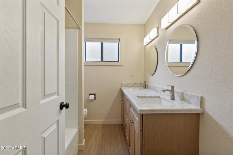 603 E Amarillo Cir Mast bath