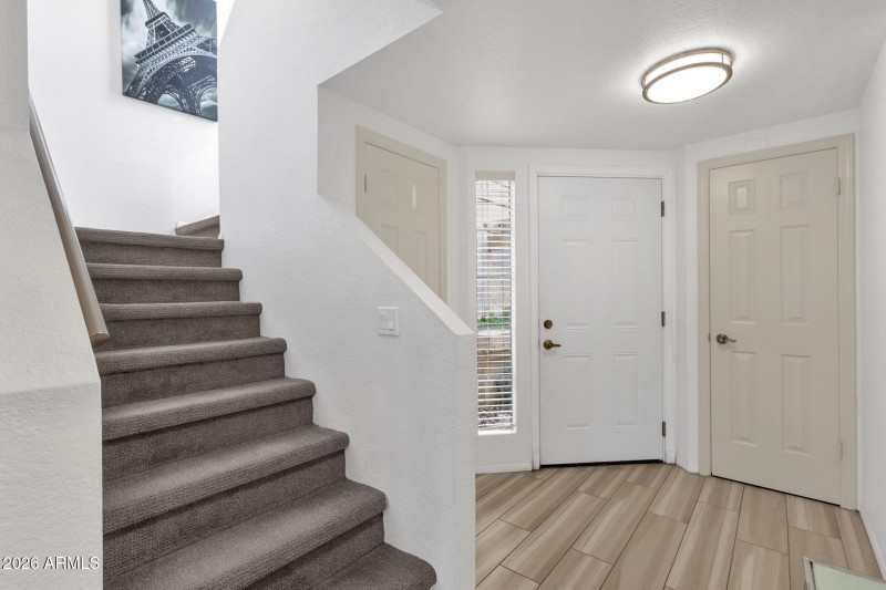 6-web-or-mls-9705-e-mountain-view-rd-104