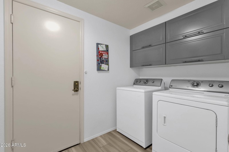 7-web-or-mls-9705-e-mountain-view-rd-104