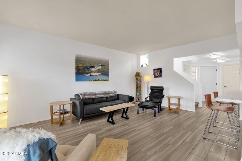 10-web-or-mls-9705-e-mountain-view-rd-10