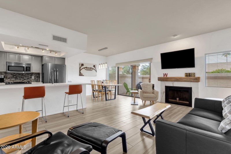 11-web-or-mls-9705-e-mountain-view-rd-10