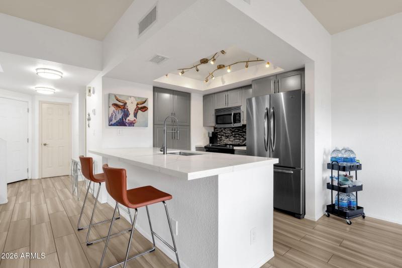 14-web-or-mls-9705-e-mountain-view-rd-10