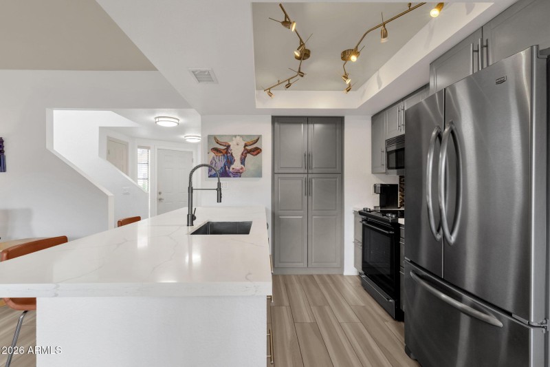 19-web-or-mls-9705-e-mountain-view-rd-10