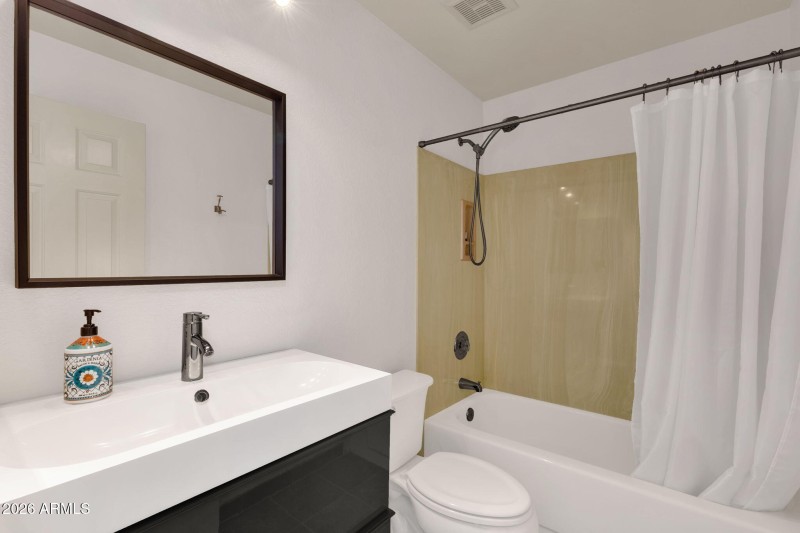 22-web-or-mls-9705-e-mountain-view-rd-10