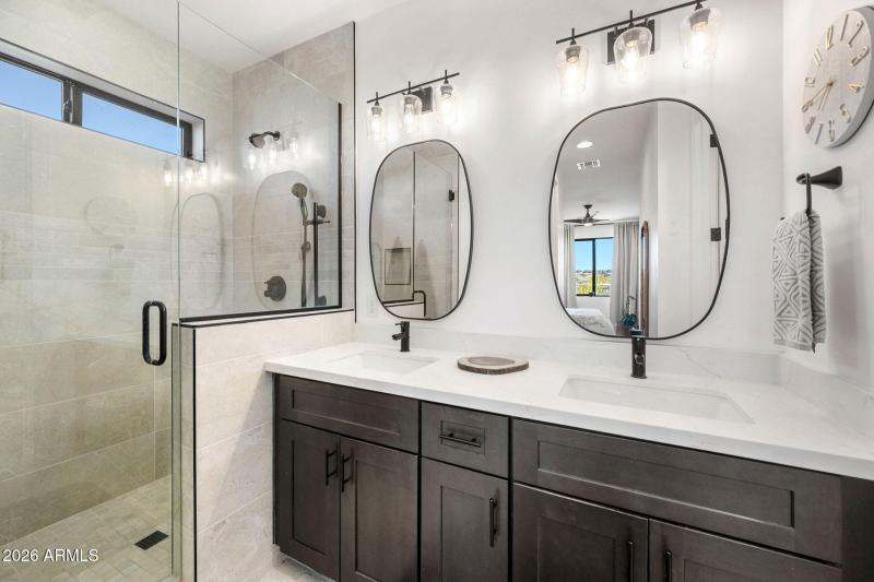 24-Primary Bathroom (1)