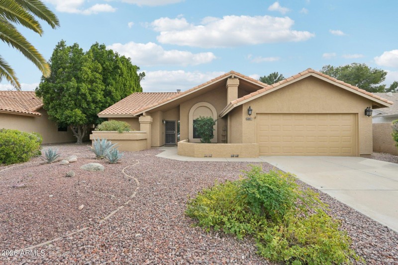 1-web-or-mls-N 92nd Ave-S2201-001