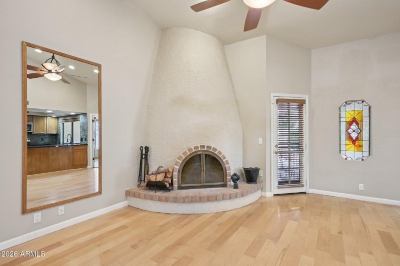 10-web-or-mls-N 92nd Ave-S2201-010