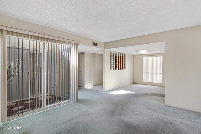 2647 N Olympic Cir-8