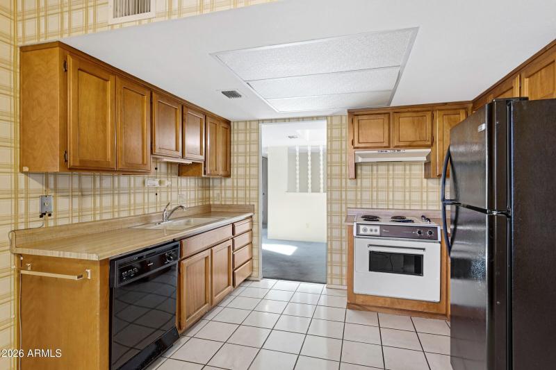 2647 N Olympic Cir-12