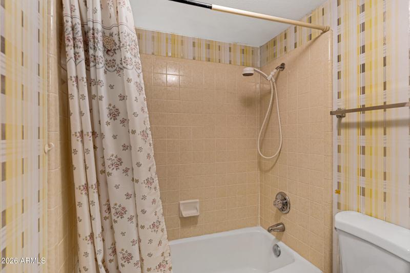 2647 N Olympic Cir-19