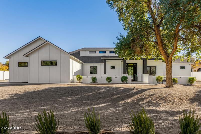 7851 N CENTRAL Avenue