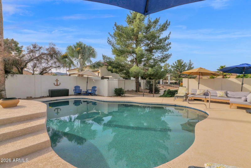 21102 Pummelos - 48Pool