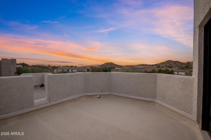 large-019be693-68ff-73a1-b493-a9d3a14a1f